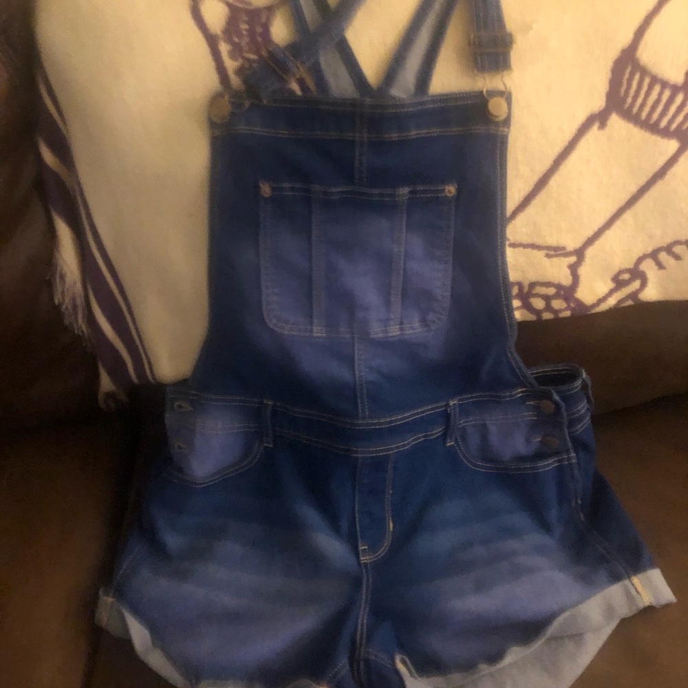 Short overalls